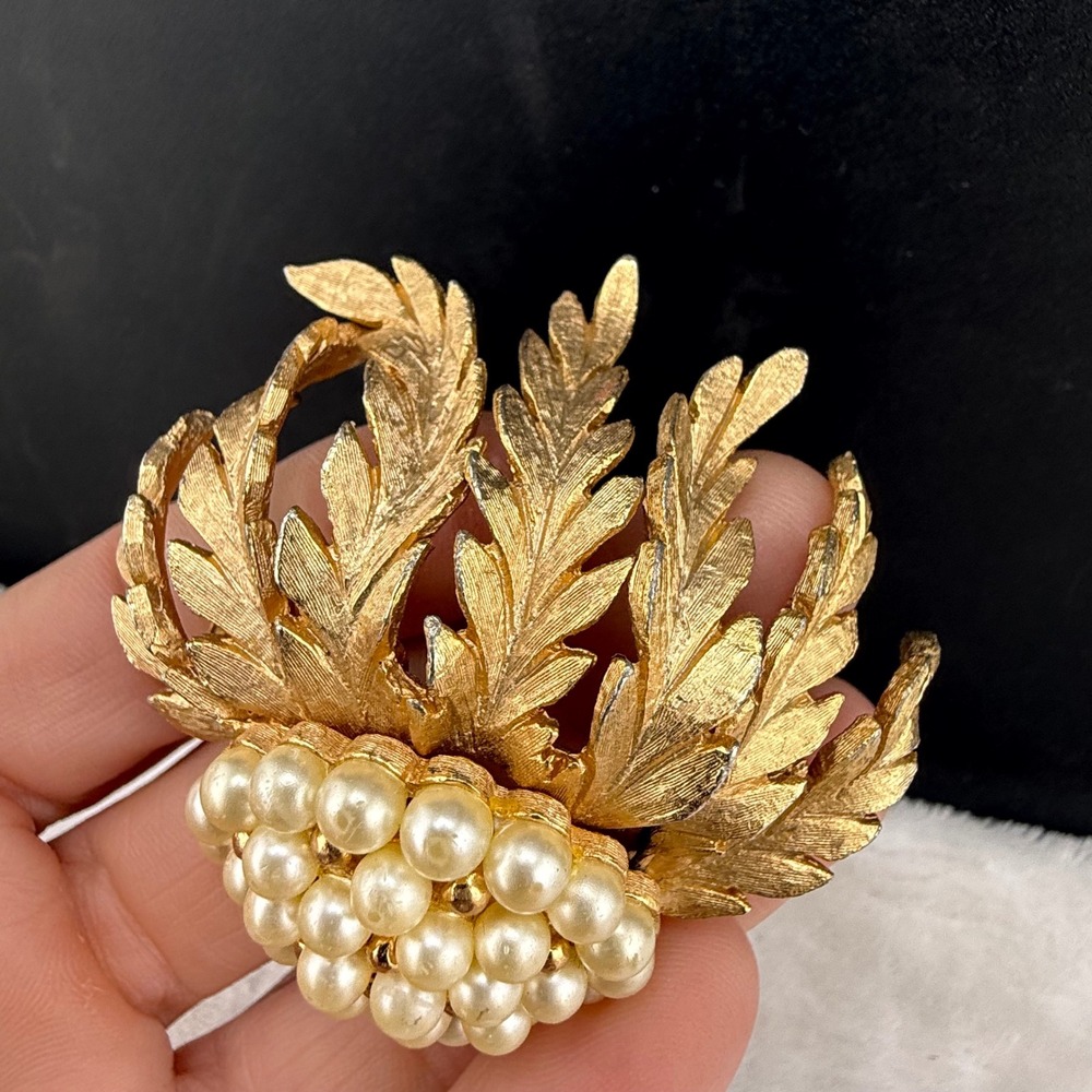 Vintage Marvella Brooch Gold Tone Faux Pearl‎ Leaf Spray Nature